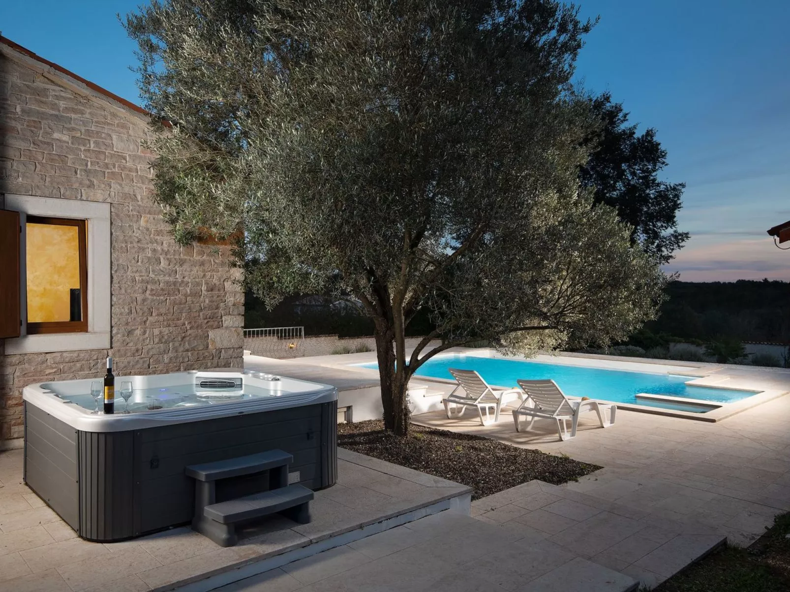 Haus in Bertoši mit privatem Pool-Outside