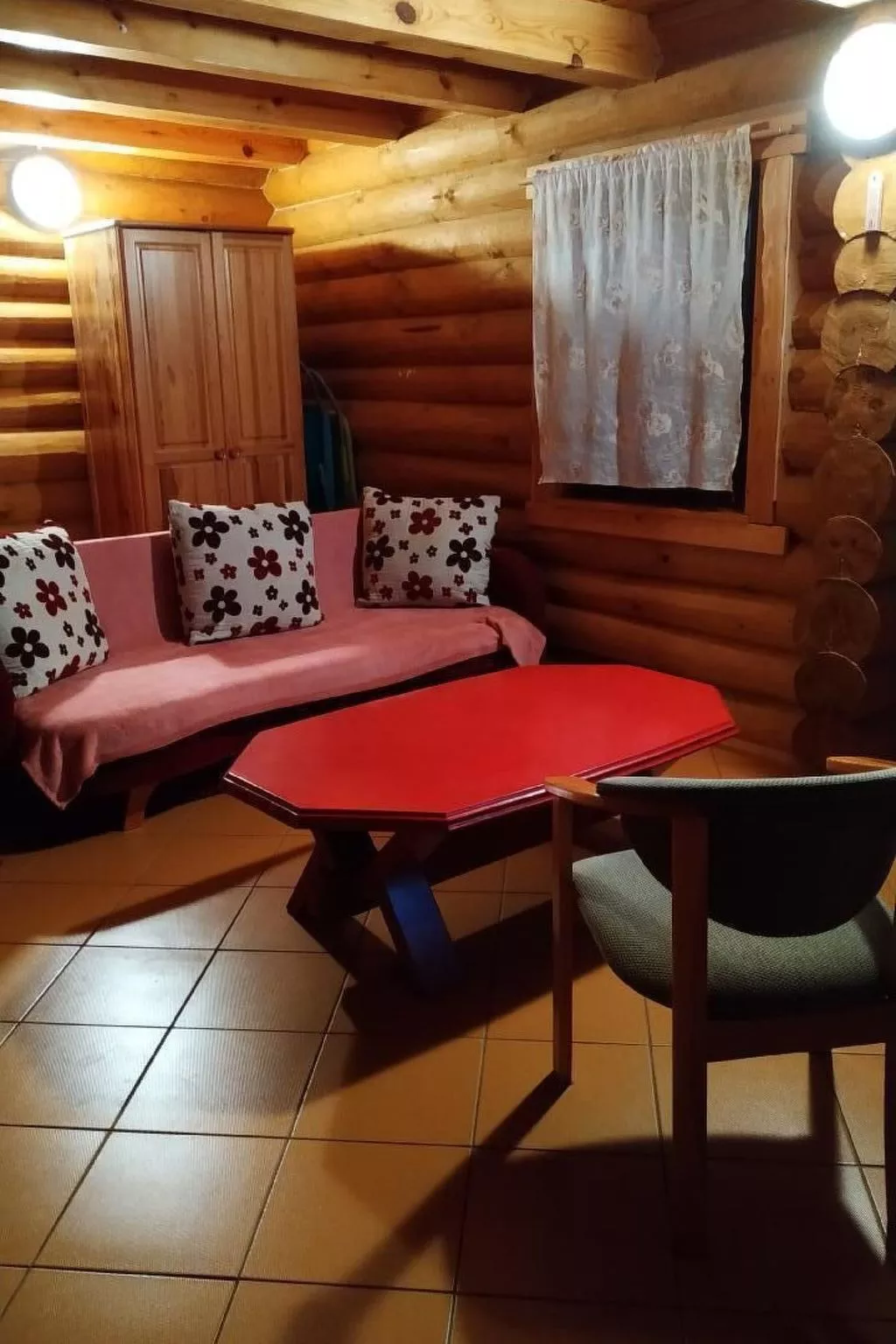 In Dębina mit Grill-Dedans