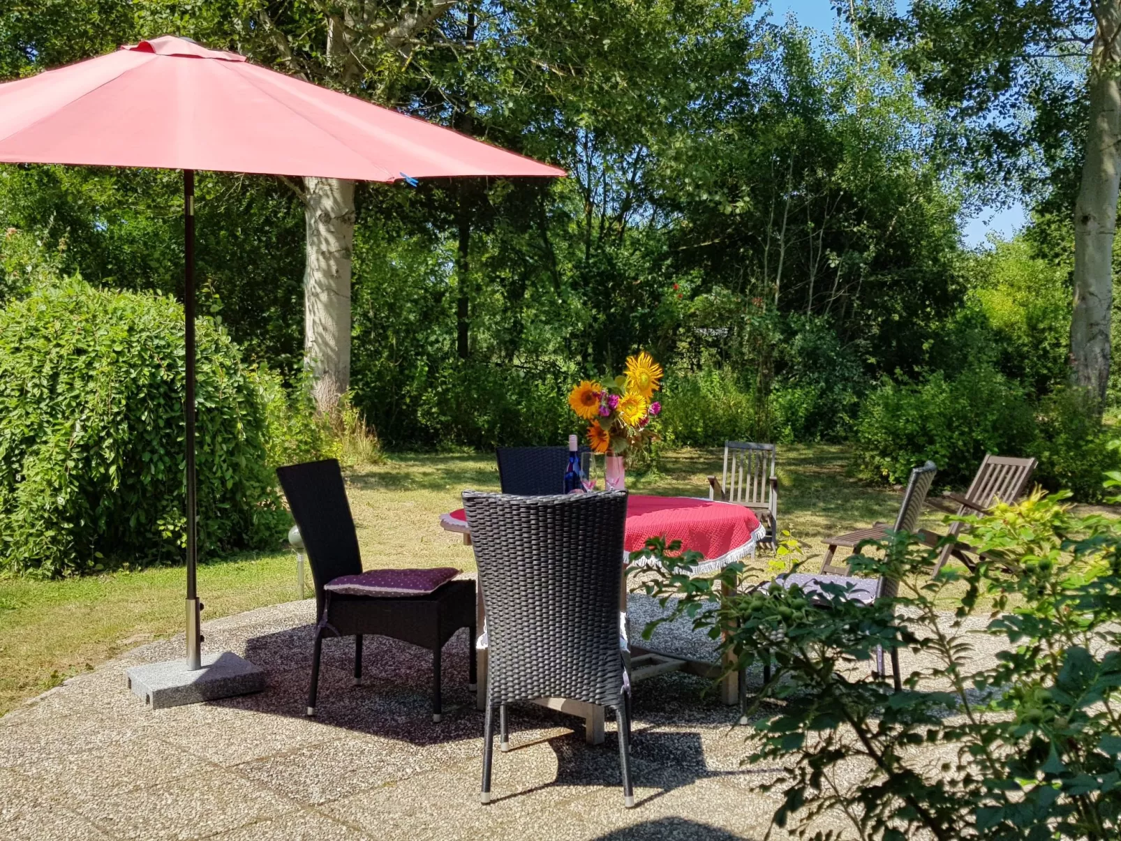 Idyllisches Reetdachhaus mit großem Garten-Drinnen