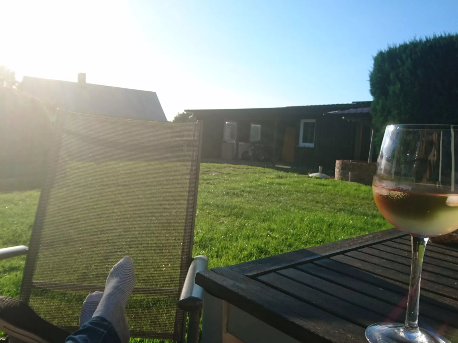 Wunderschönes Ferienhaus mit Garten und Terrasse-Draußen