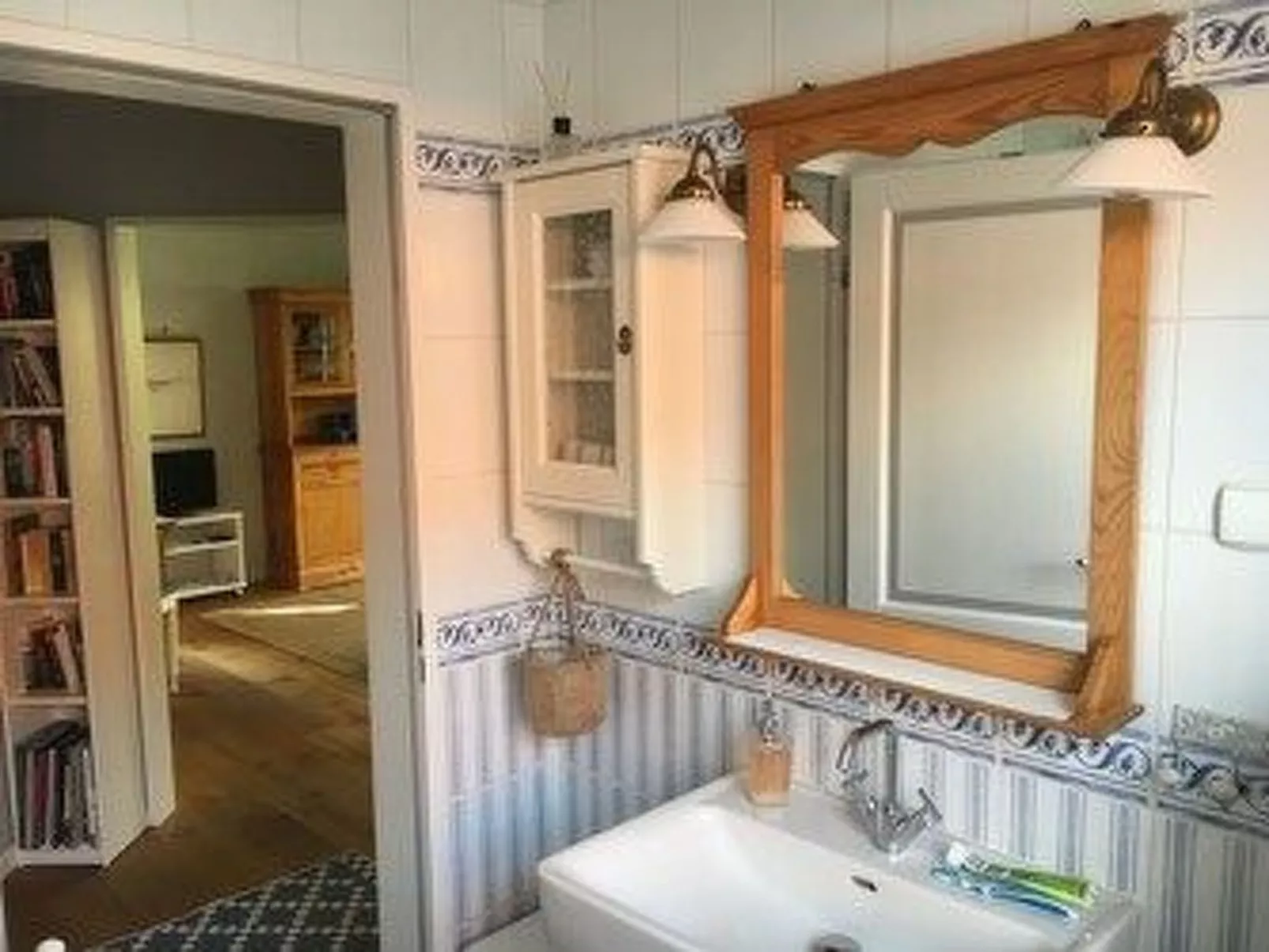 Am Golfplatz-Drinnen