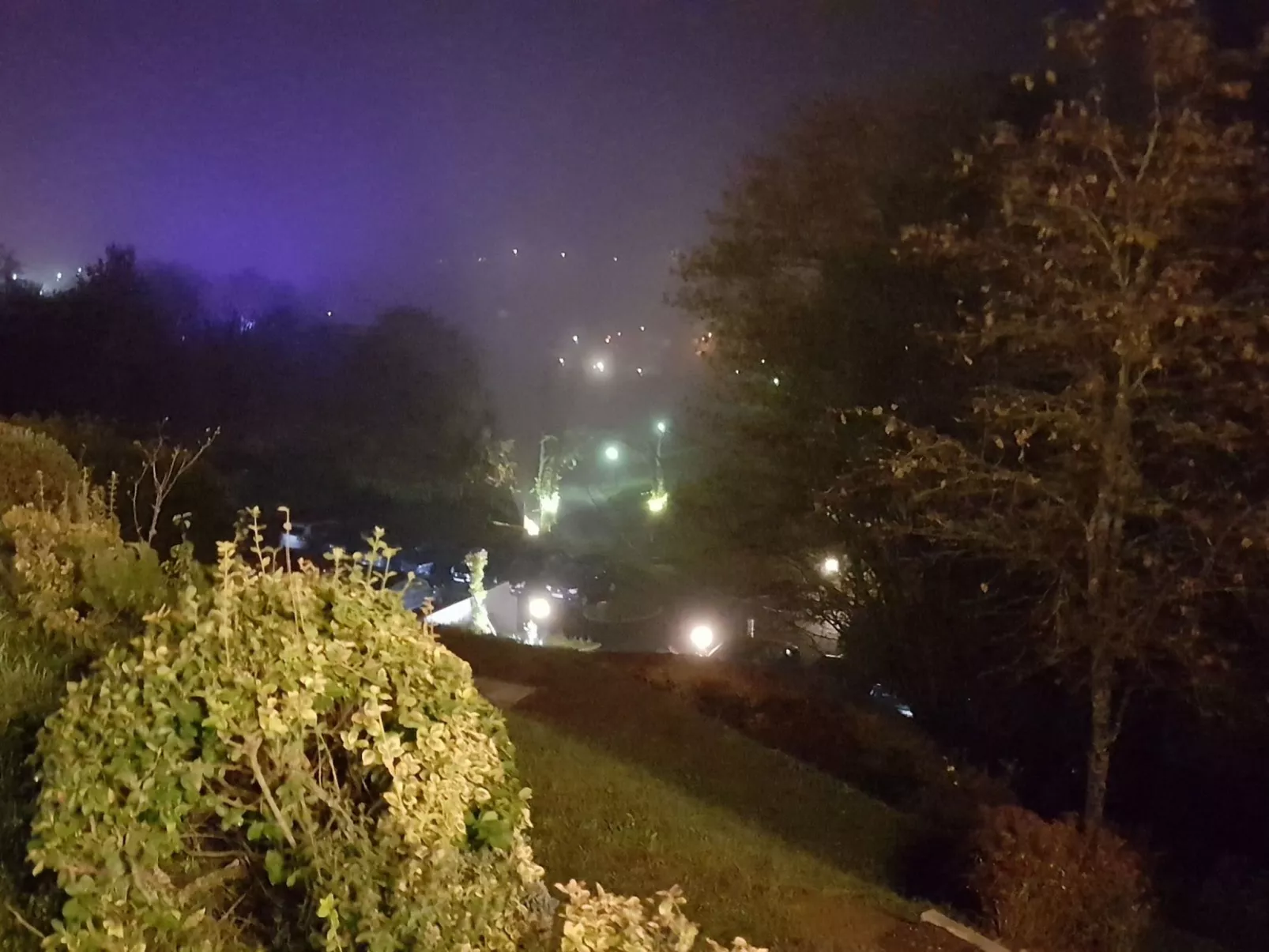 Mit Gemeinschaftspool und Terrasse-Drinnen