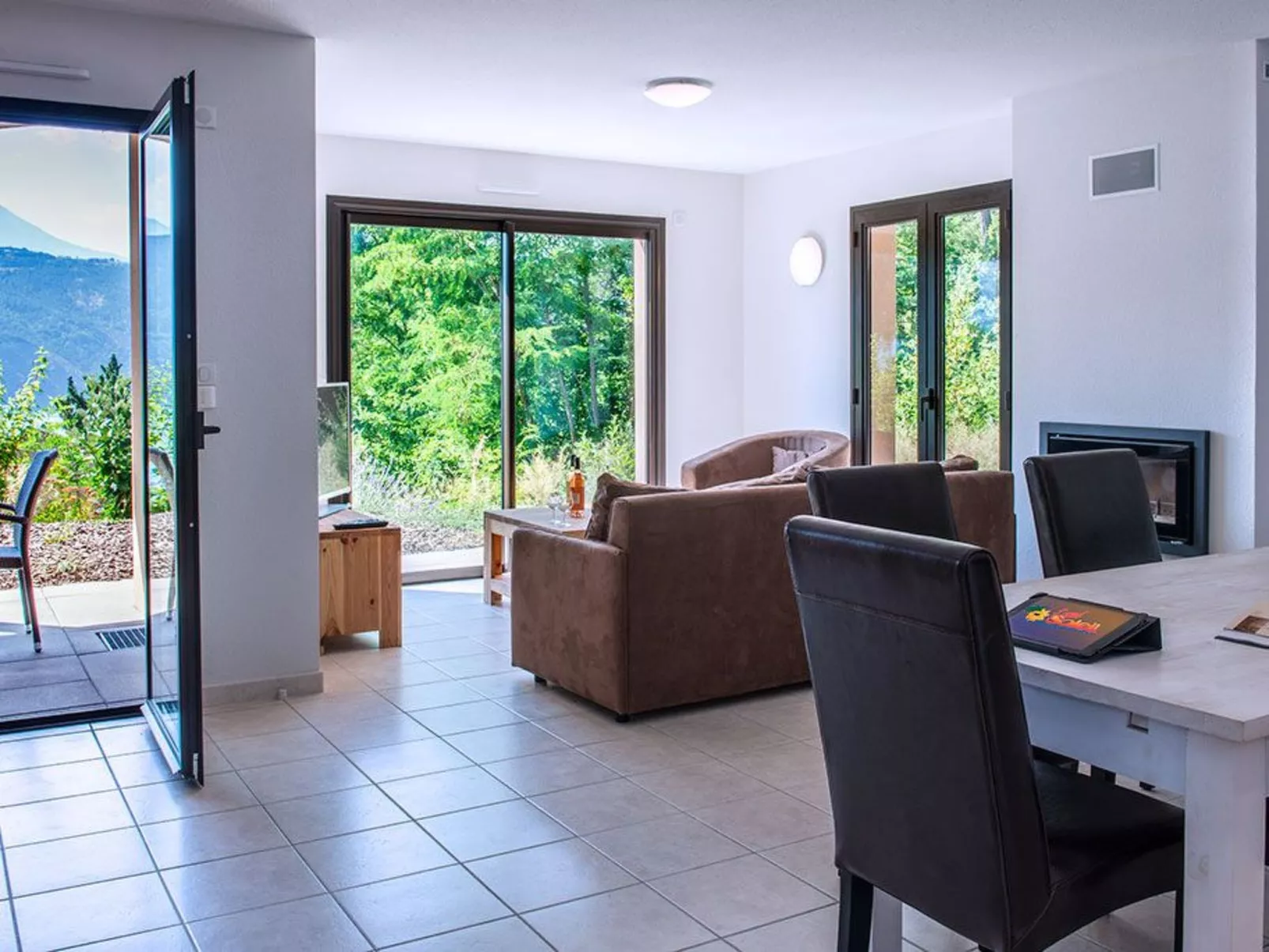 Wohnung mit Blick auf das Wasser-Dedans