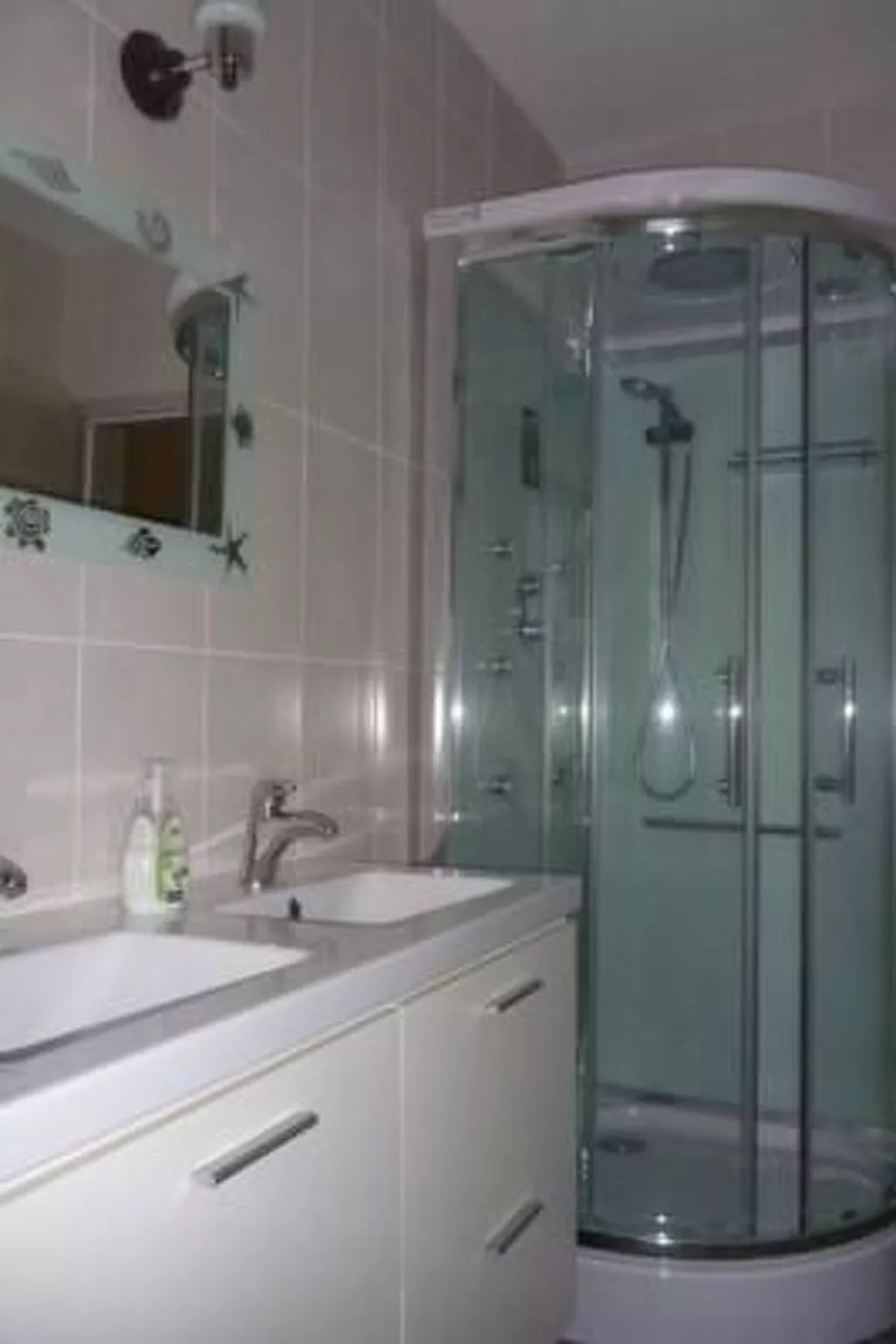 Moderne Erdgeschosswohnung mit Blick auf Hiddensee-Dedans