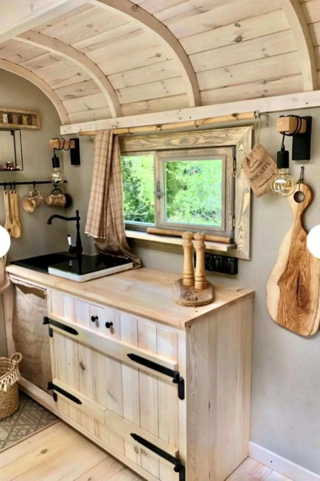 Urlaub Zirkuswagen-Inside