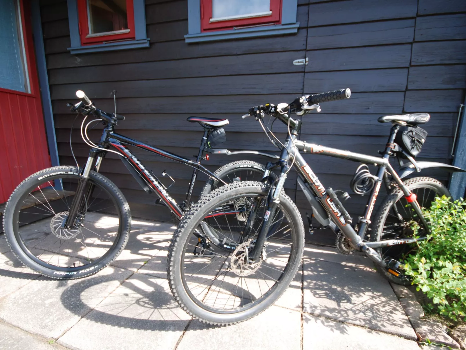 In Tibro mit Kleinem Garten-Inside