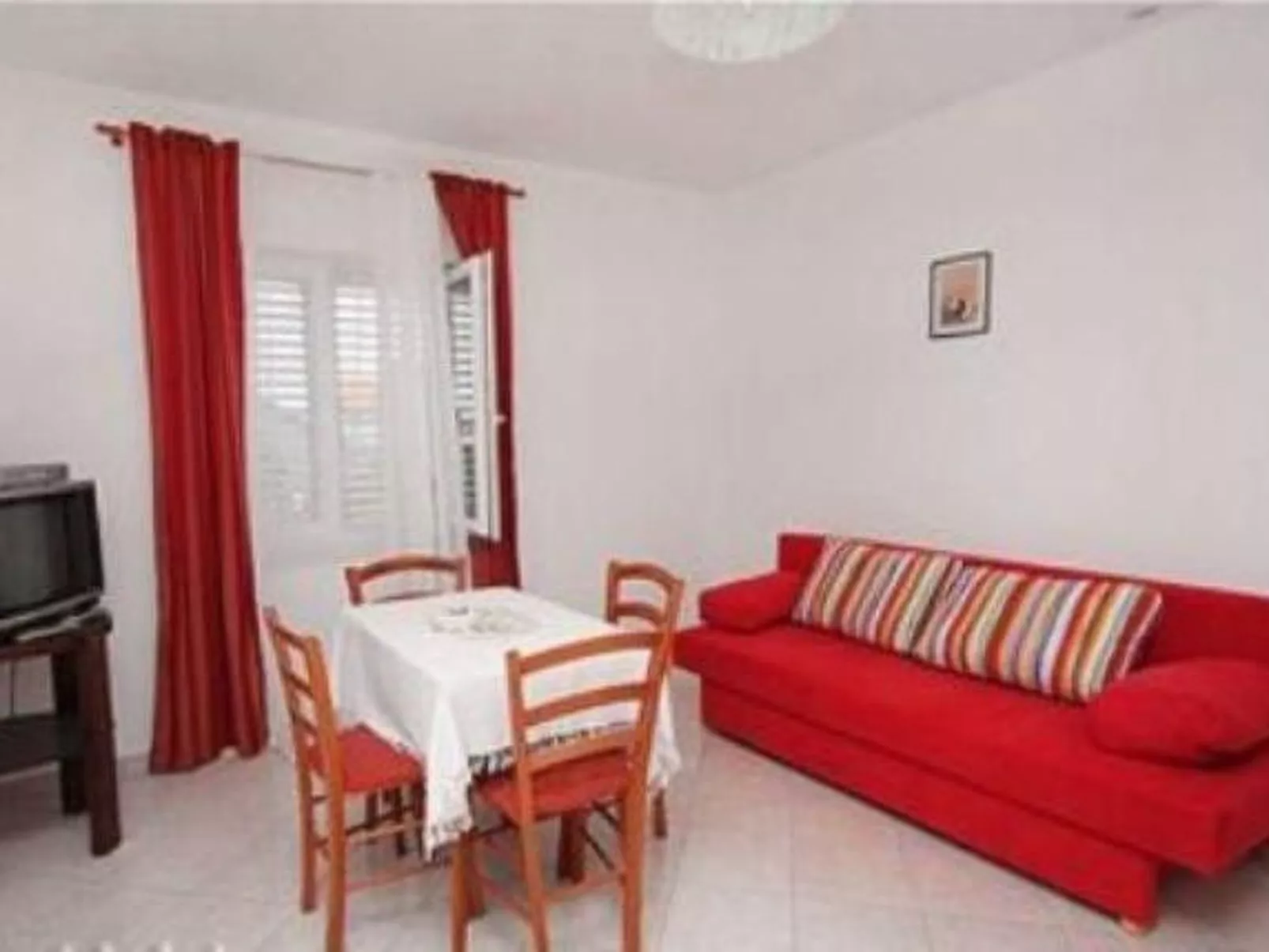 Kleines Apartment Emil Bordo-Inside