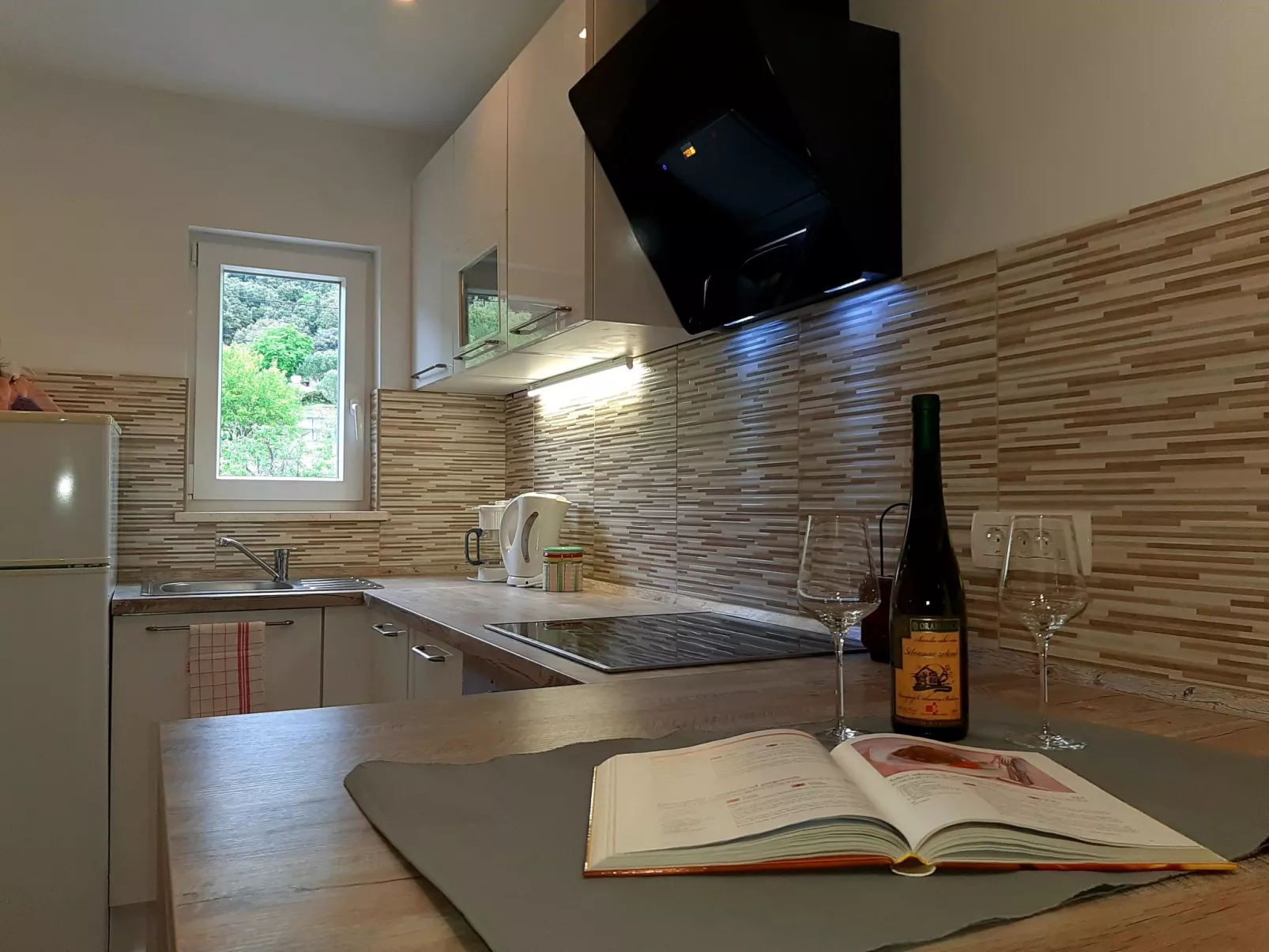 Wohnung Marica mit Balkon und herrlichem Meerblick-Dedans