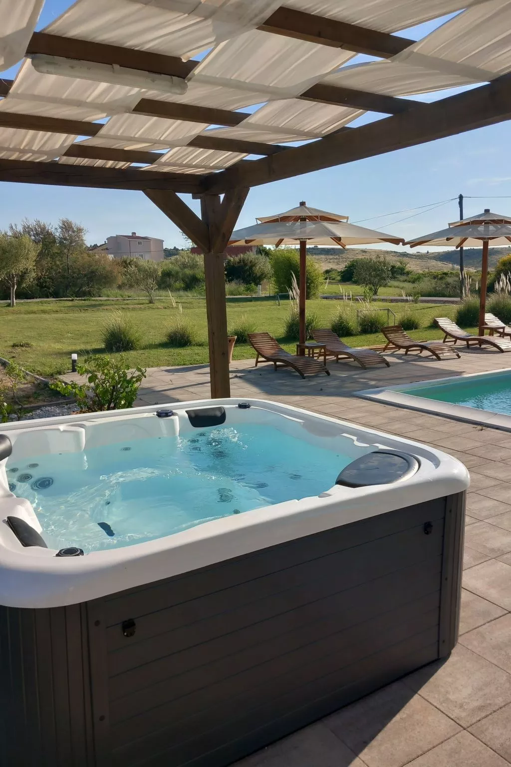 Wohnung mit Whirlpool-Drinnen