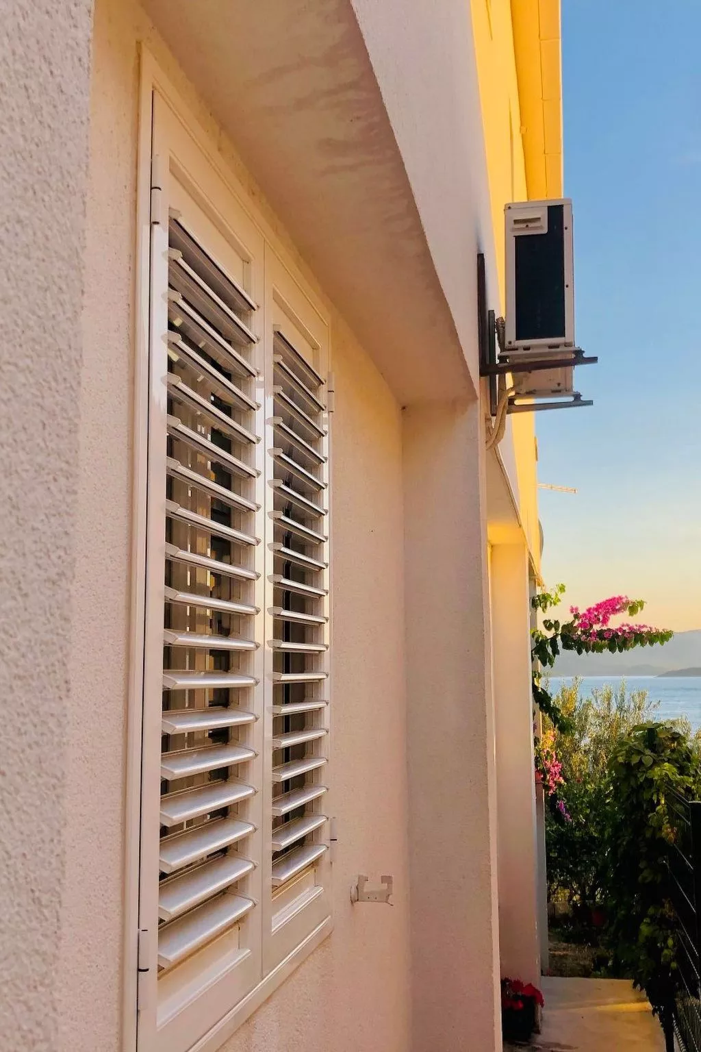 Für drei Personen-Inside