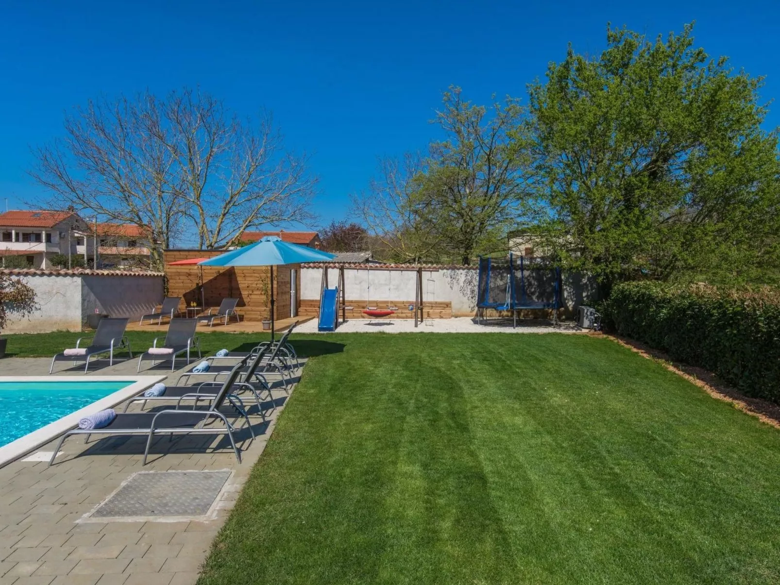 Ferienvilla "Villa Perhat" mit eigenem Pool-Outside