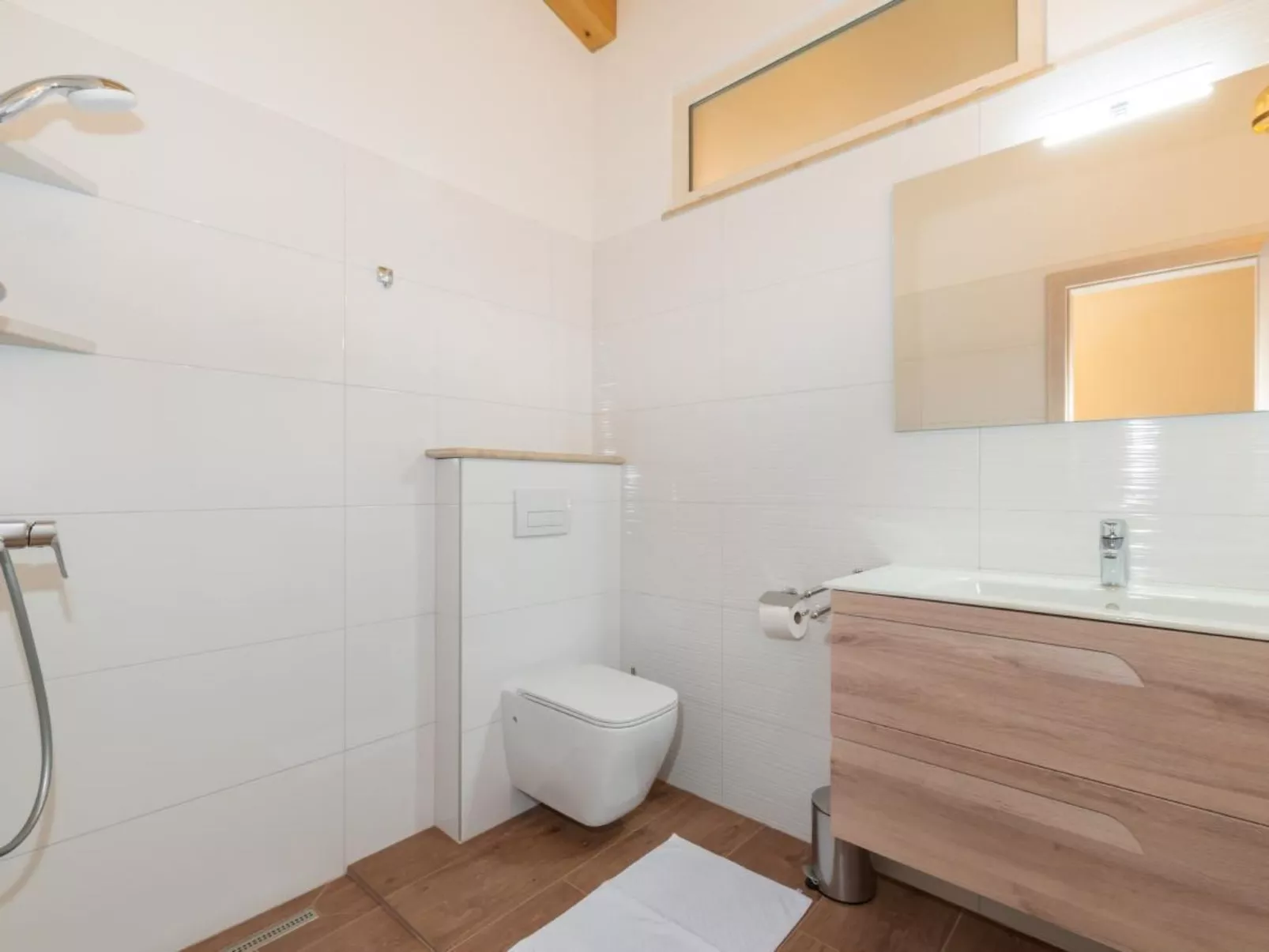 Villa Violette mit Pool nahe Stadtzentrum-Drinnen