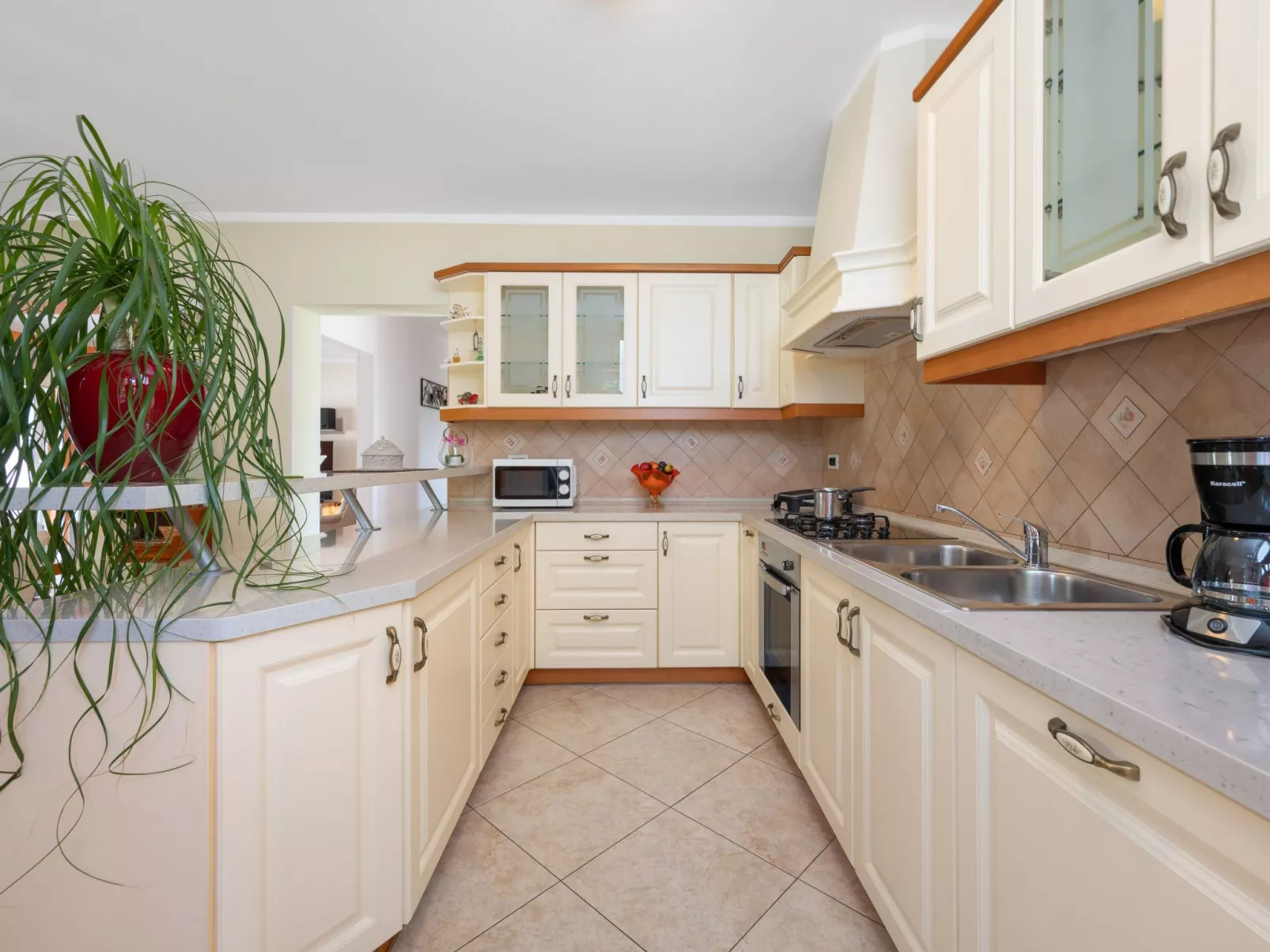 Haus Dodo, Oase im Grünen-Drinnen