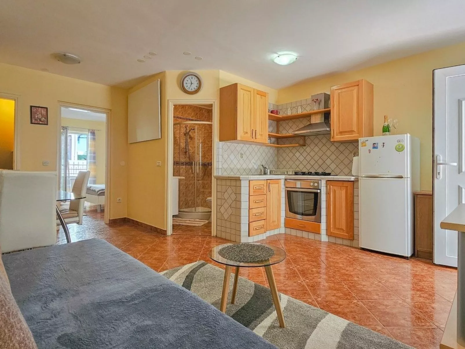 Wohnung "Domili" mit eigener Terrasse-Drinnen