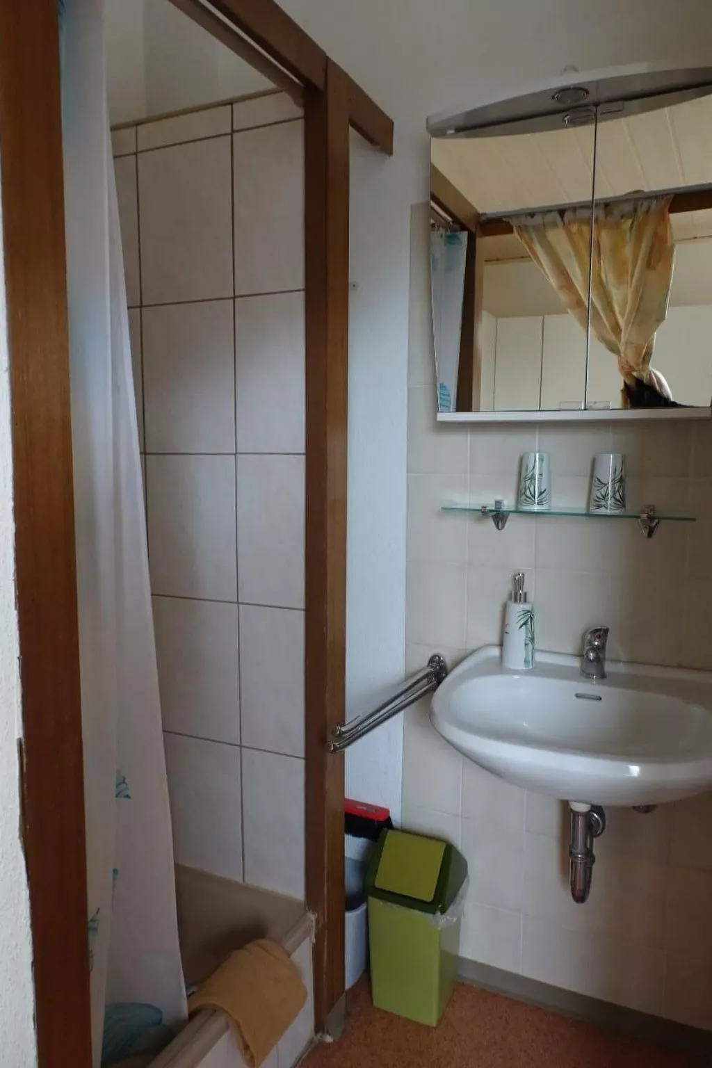 Kleines Ferienhaus mit Garten und Grill in Garitz-Image-tags.info