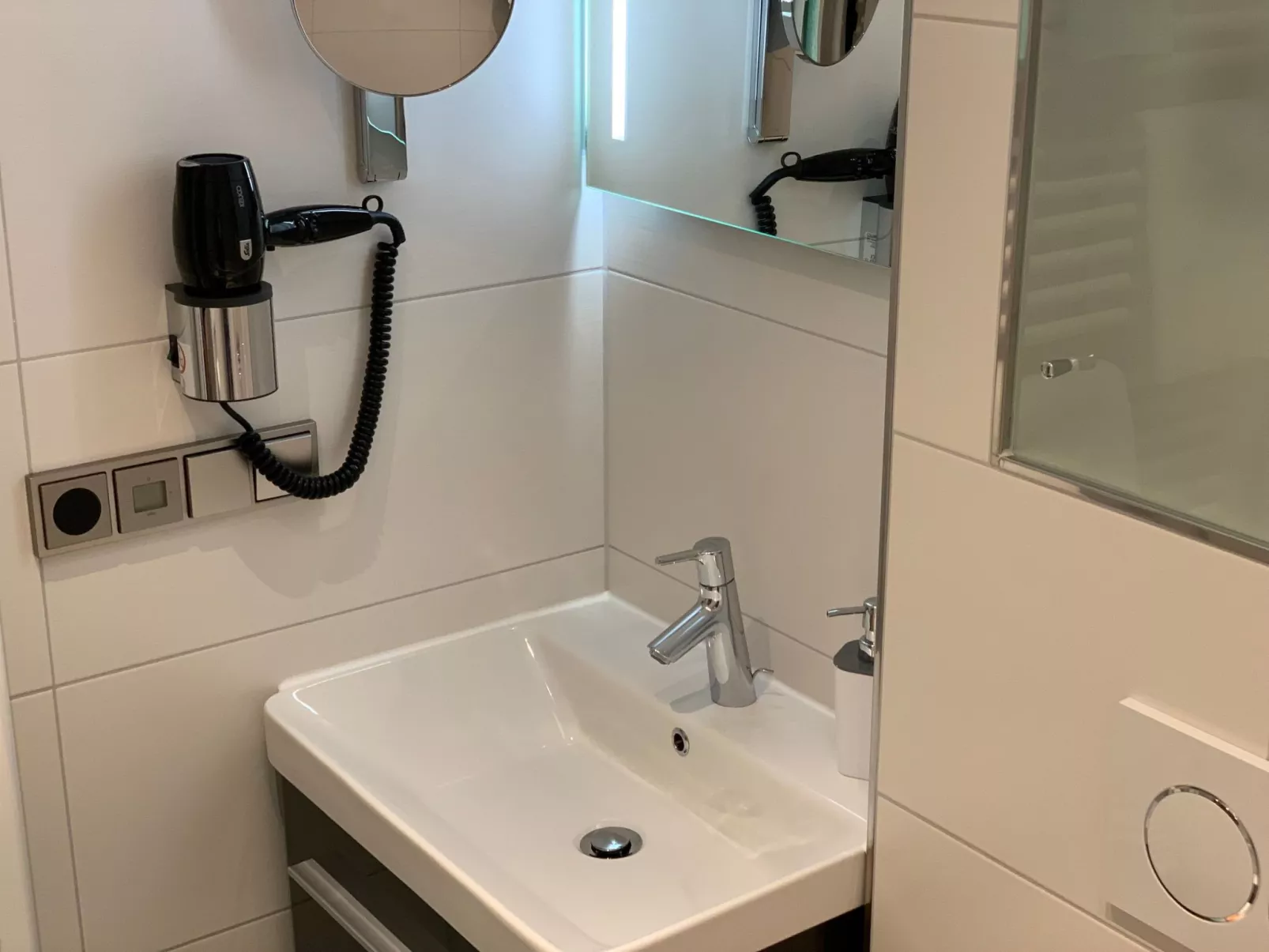 Ferienwohnung mit Infrarotwärmekabine-Drinnen