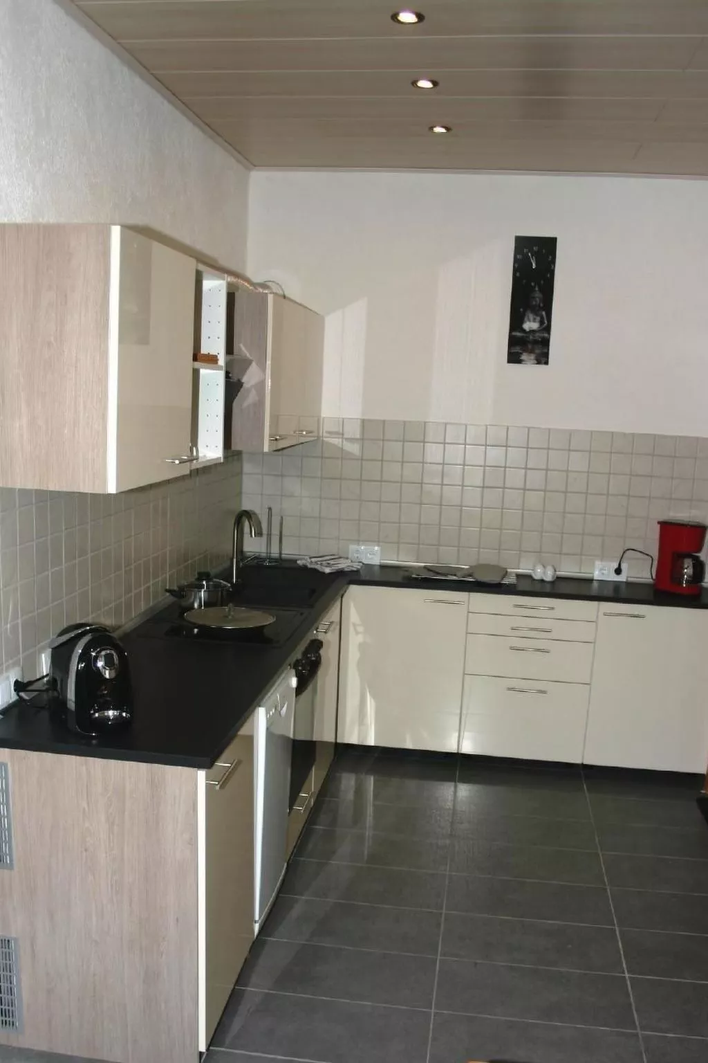 Helle Ferienwohnung in Mehren mit Eigenem Garten-Inside