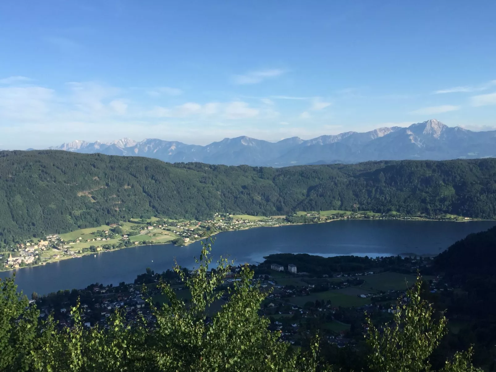Appartement mit herrlichem Berg- und Seeblick-Outside