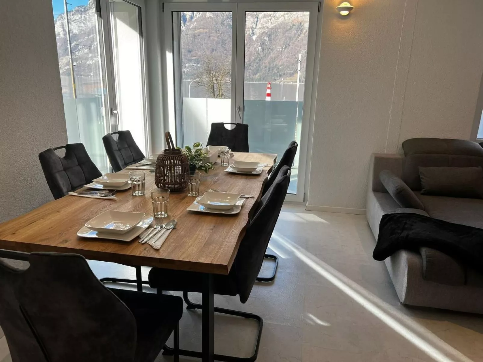 Mit eigener Terrasse-Inside