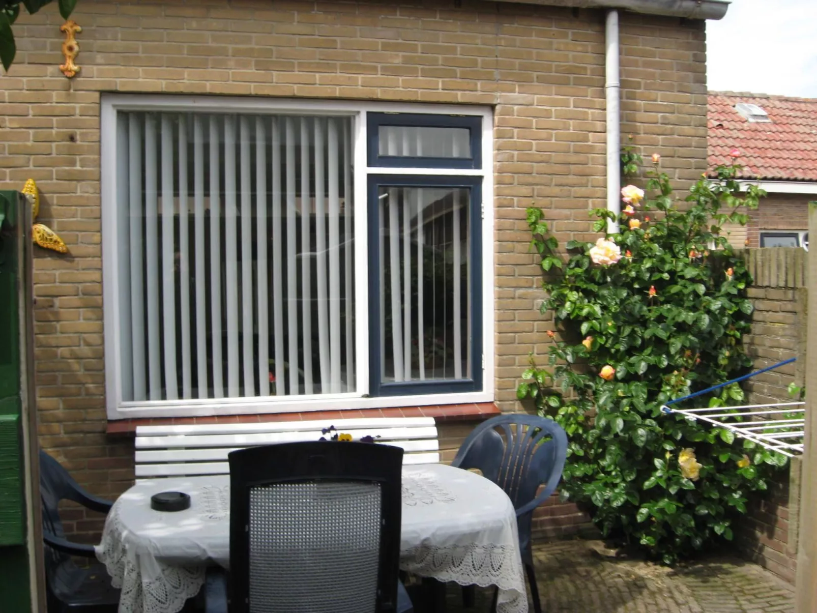 Mit privatem Garten und Terrasse-Dedans