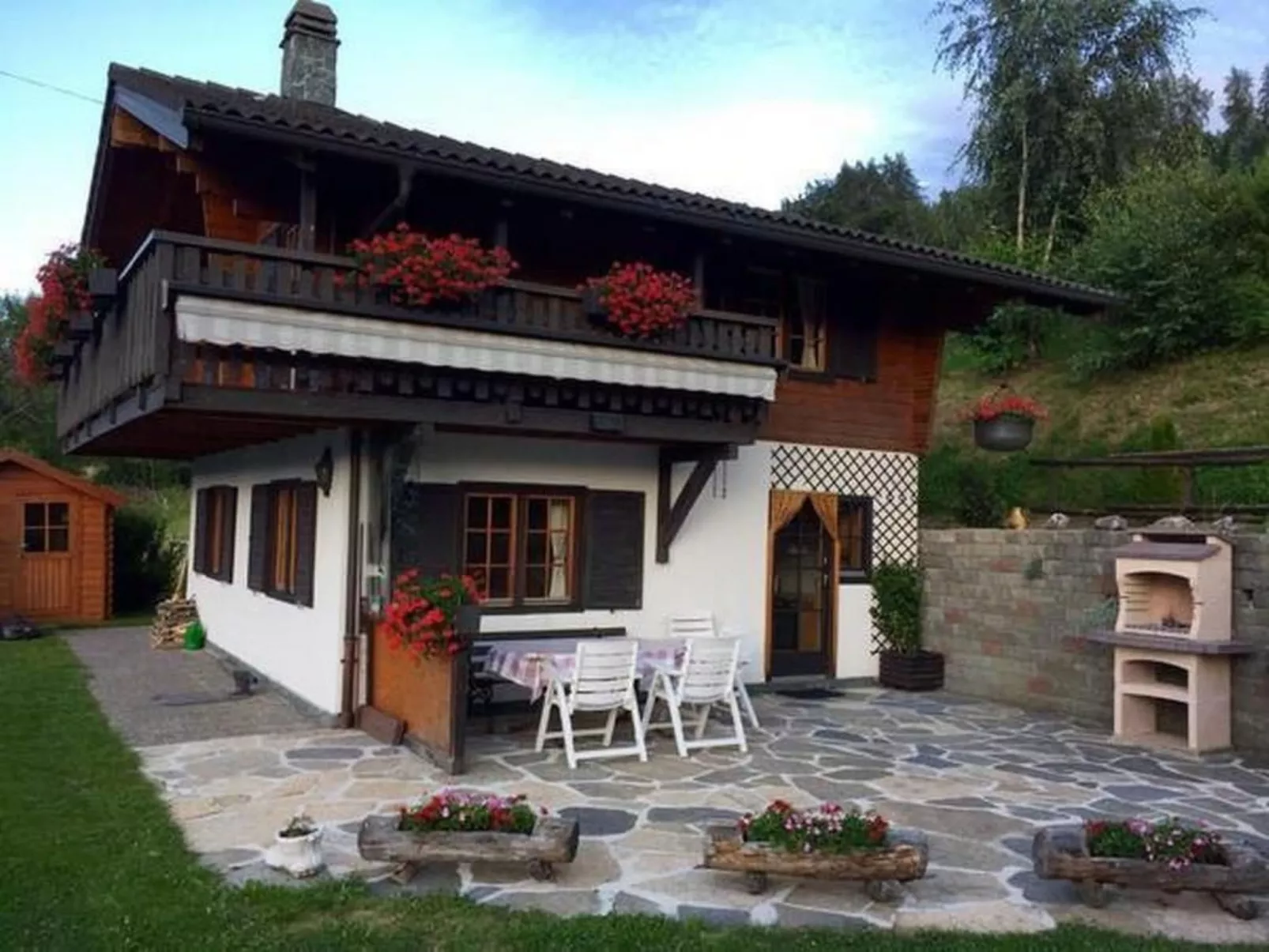 Chalet le Verger-Drinnen