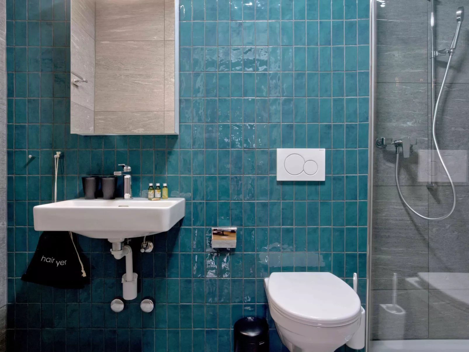 BankHouse StudioM106-Inside