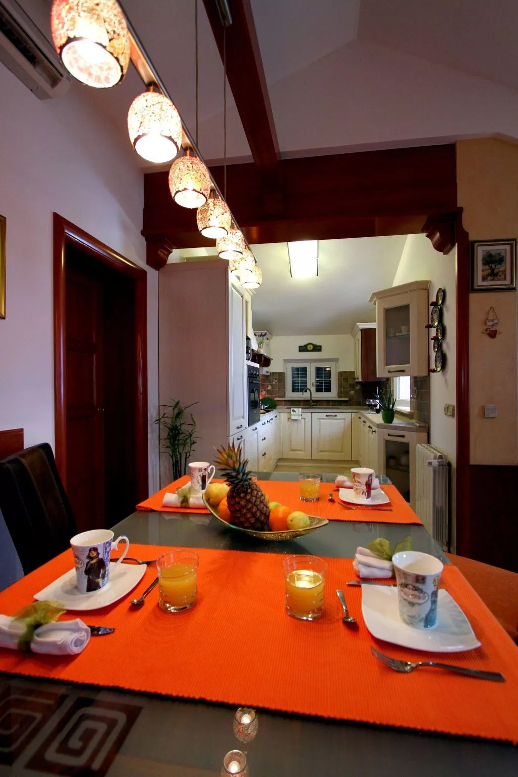 Exklusive Wohnung in Bol mit privatem Parkplatz-Drinnen