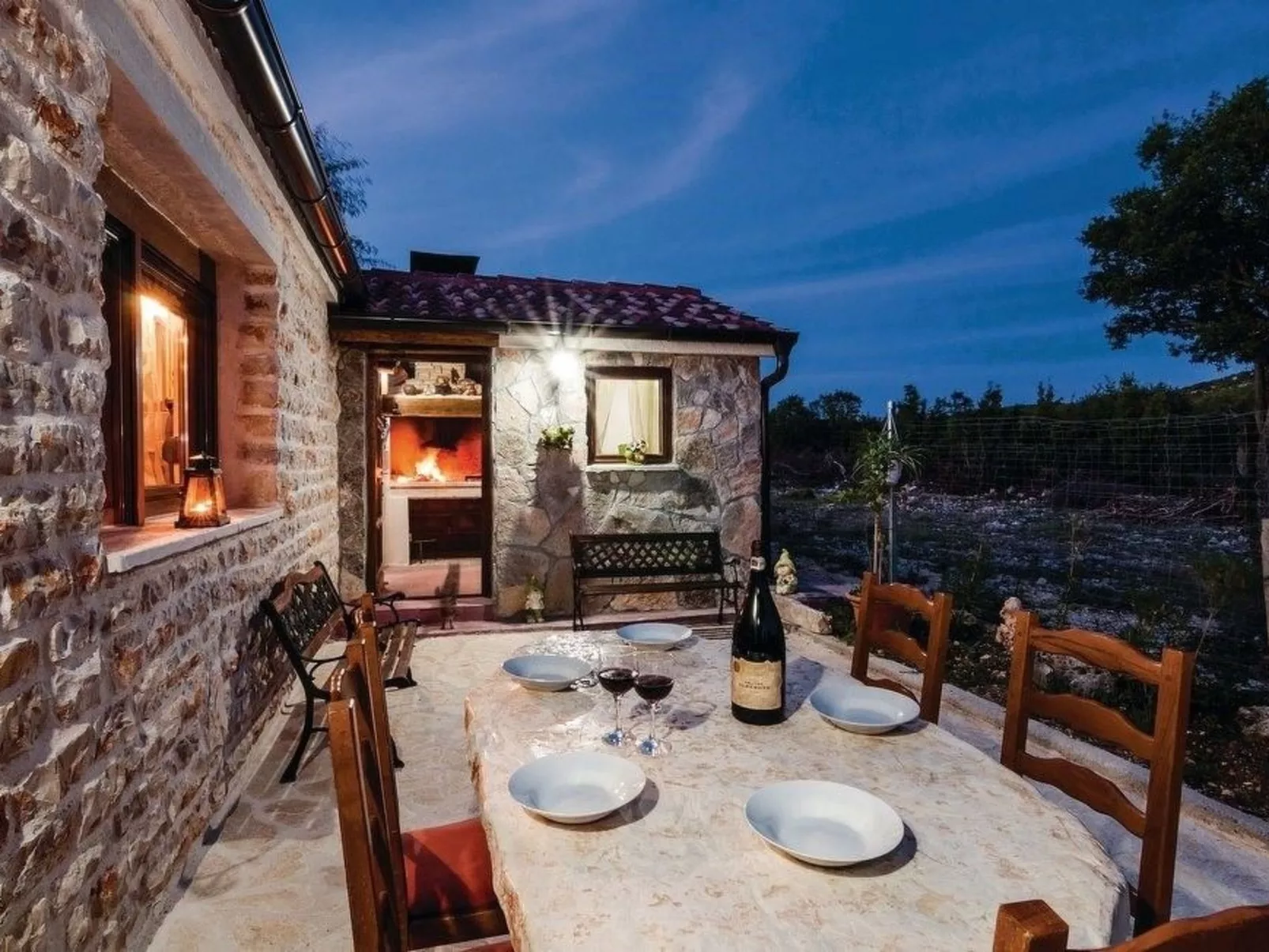 Villa Anita mit Privatpool in Budak-Draußen