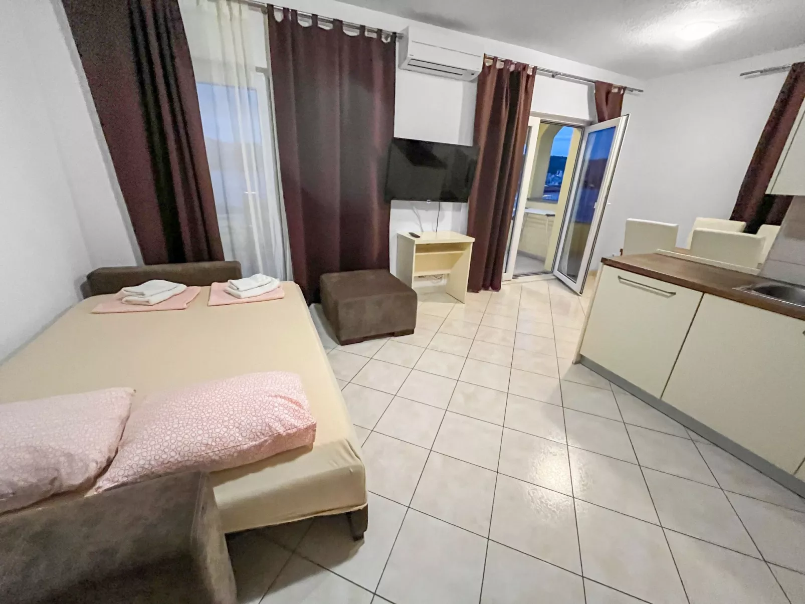 Villa Luna, Ap. 5 mit Pool-Image-tags.info