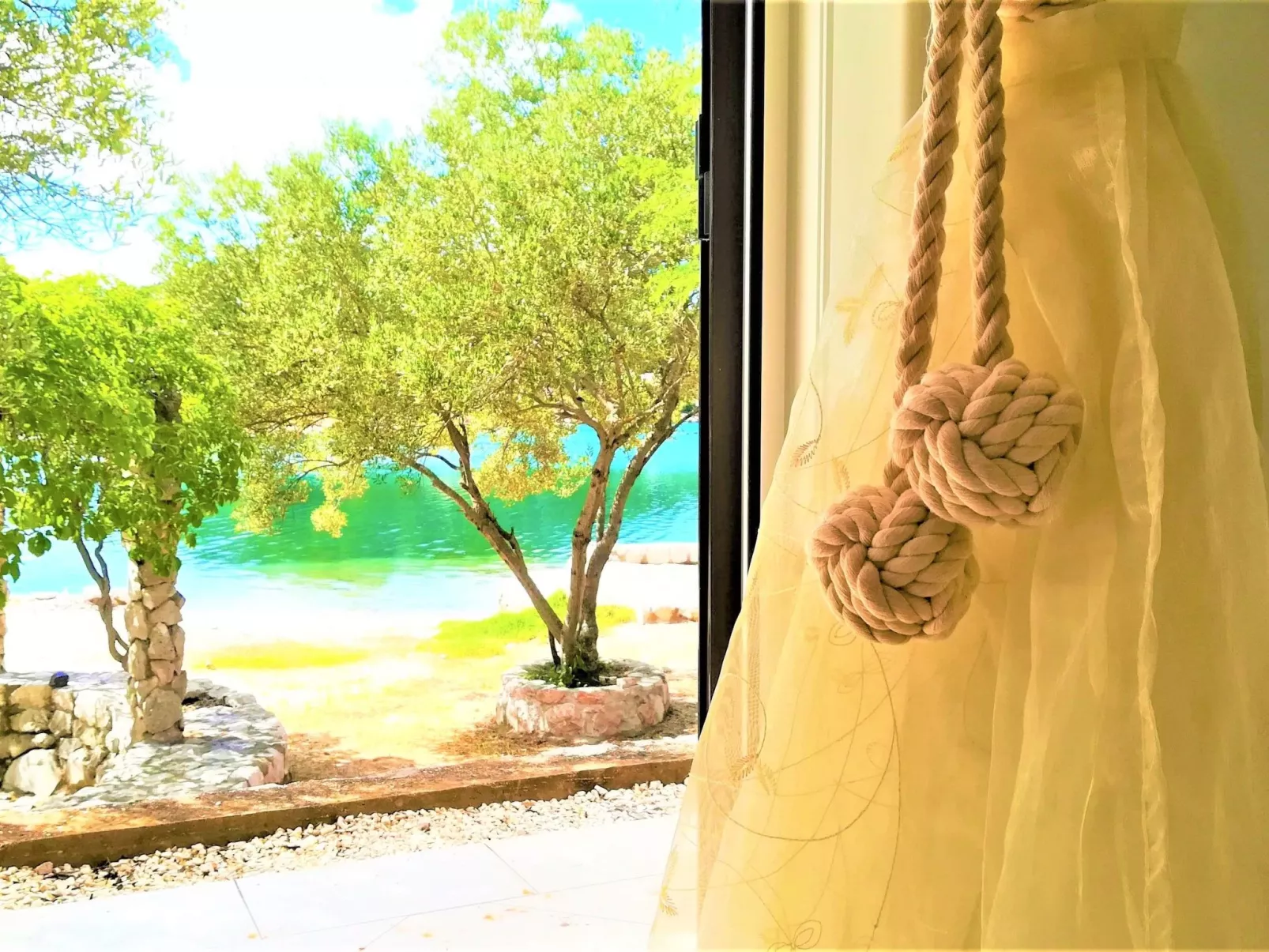 Anwesen mit Blick auf das Wasser-Draußen