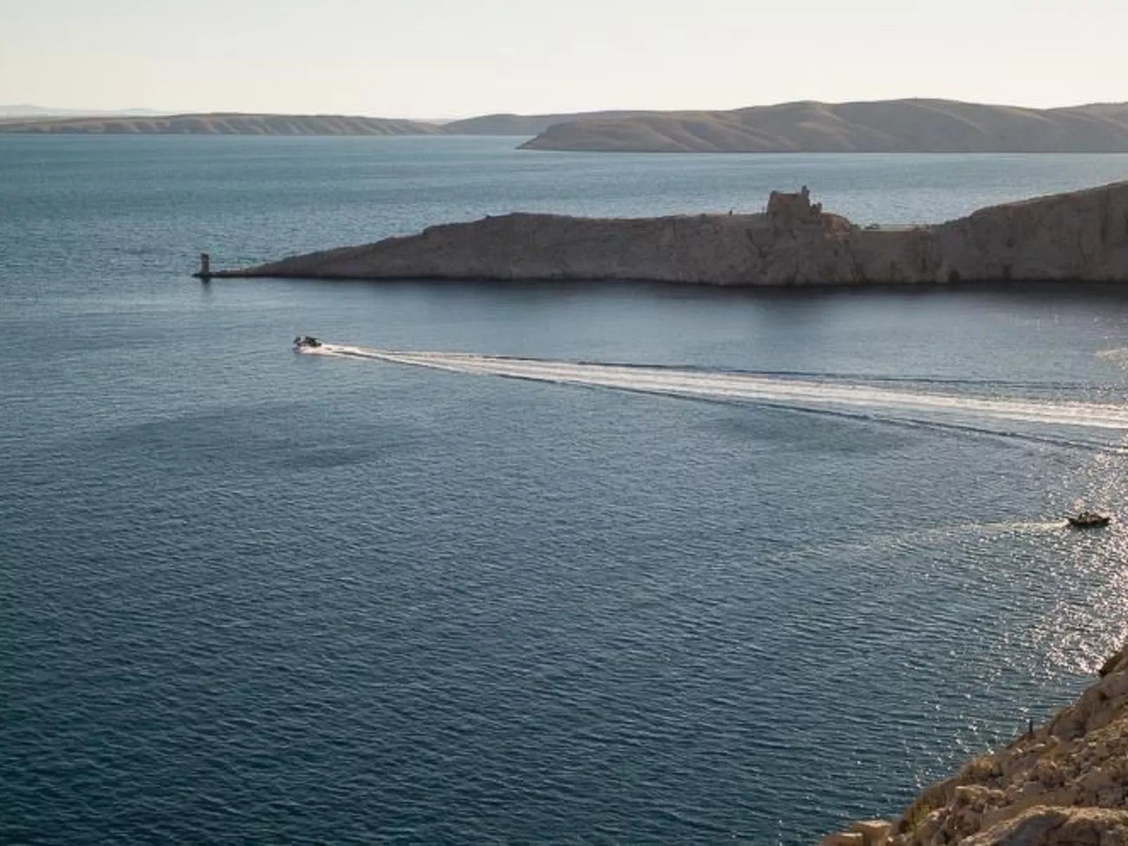 Komfortable Wohnung mit Balkon und Meerblick-Draußen