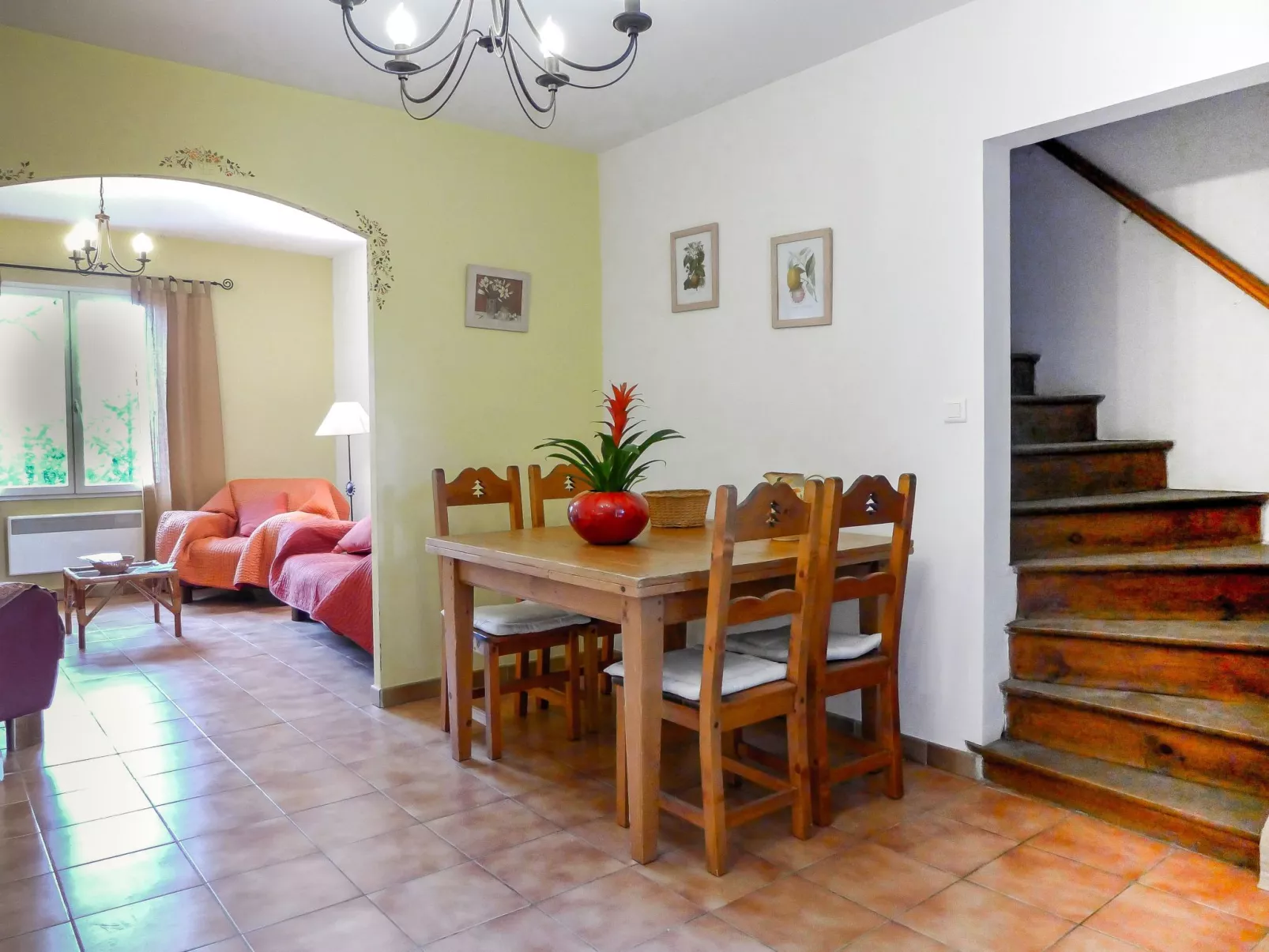 Für 2 Personen und 2 Kinder-Inside