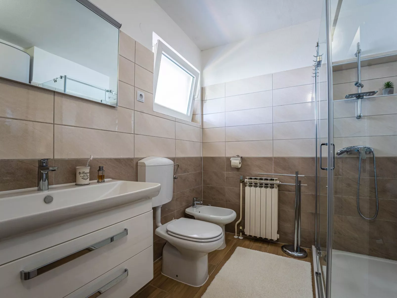 "Darko" mit Balkon-Image-tags.info