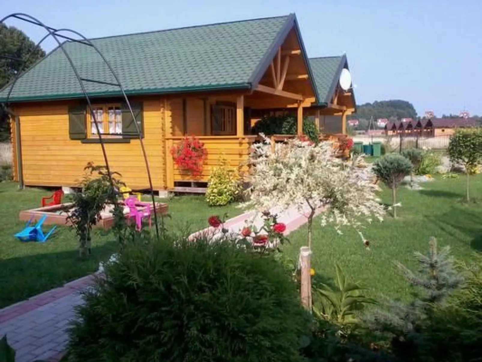 Gemütliches Holzferienhaus mit Grill und Garten-Inside