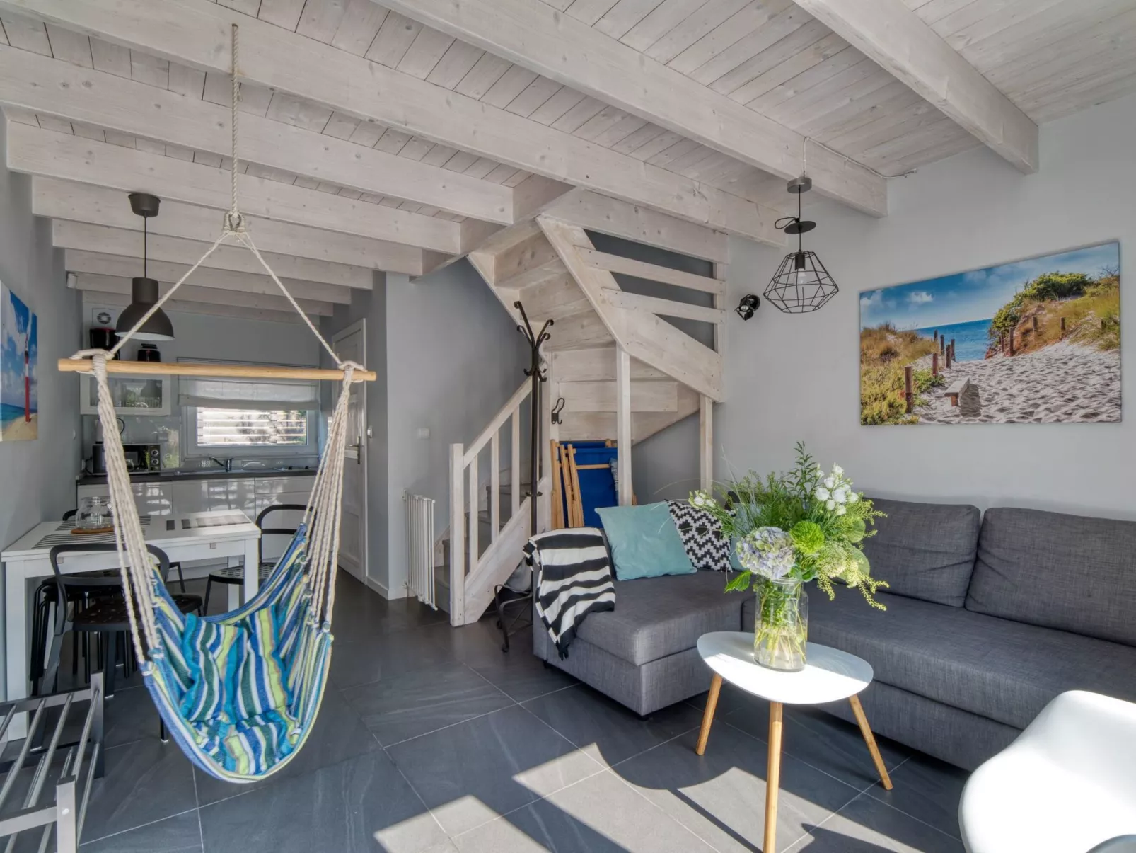 Mit privater Terrasse-Inside