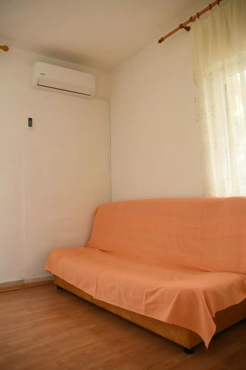 Mit Privatparkplatz-Dedans