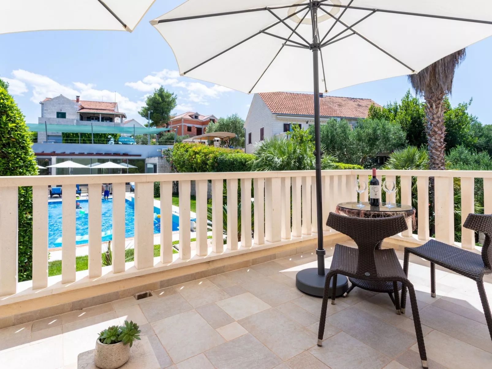 Helle Studio-Ferienwohnung mit Sonnenbalkon-Outside