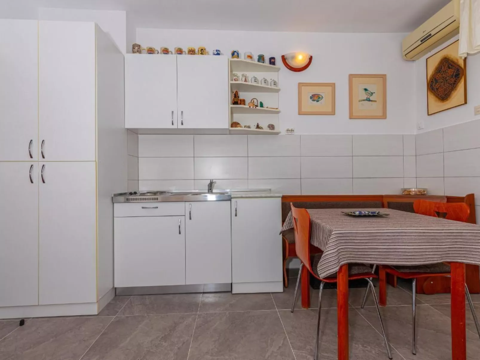 In Novi Vinodolski mit Terrasse und Meerblick-Inside