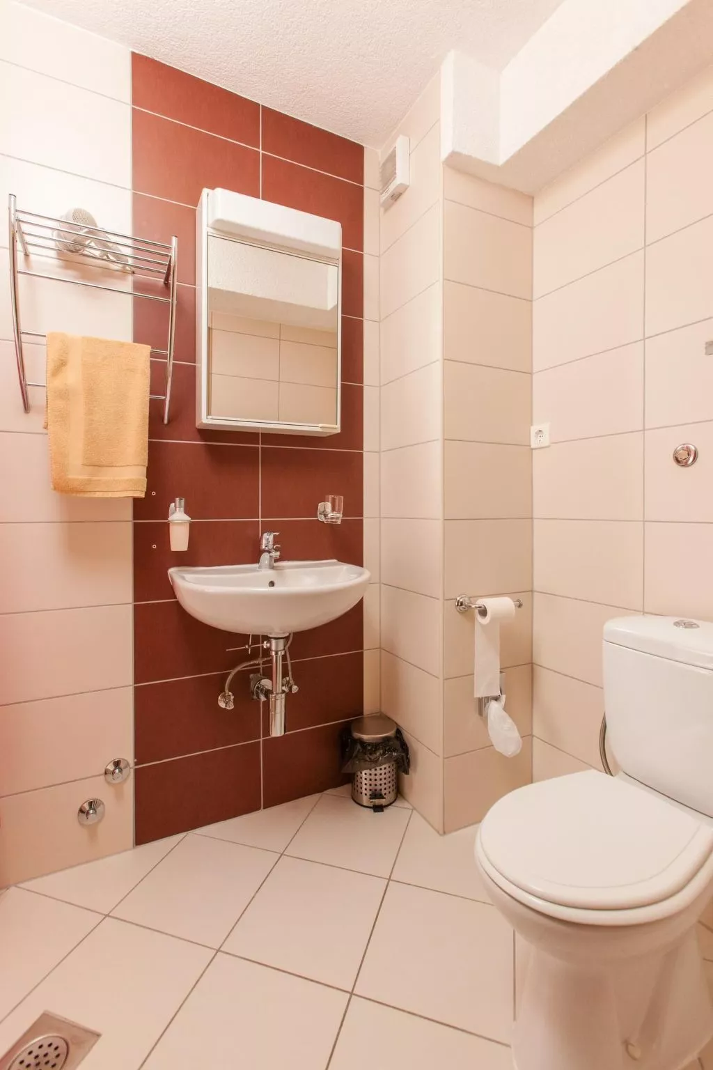 Appartment für 2 Personen mit Pool, Okrug Gornji-Dedans