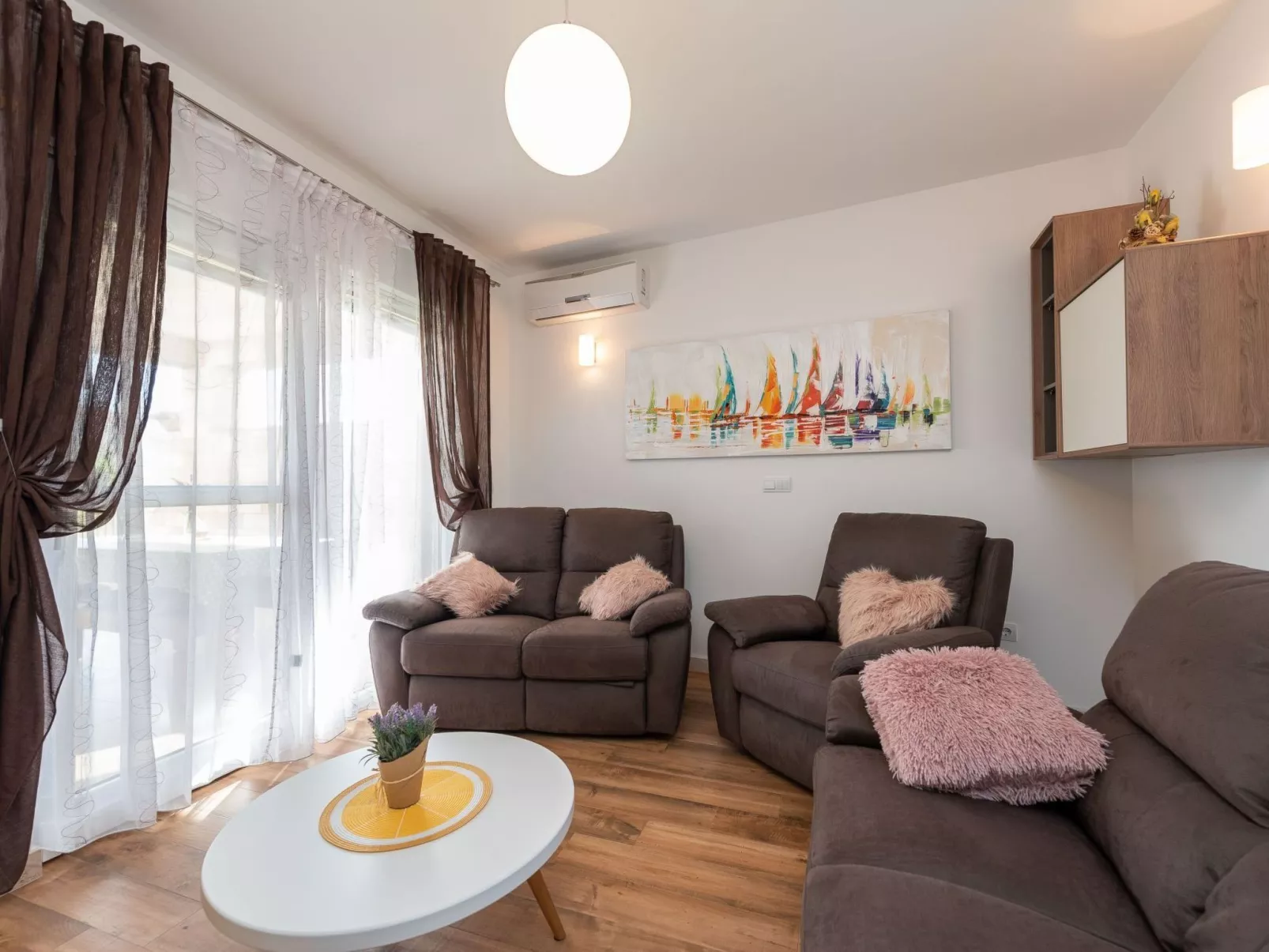 Casa Ruza in der Nähe des Meeres-Drinnen