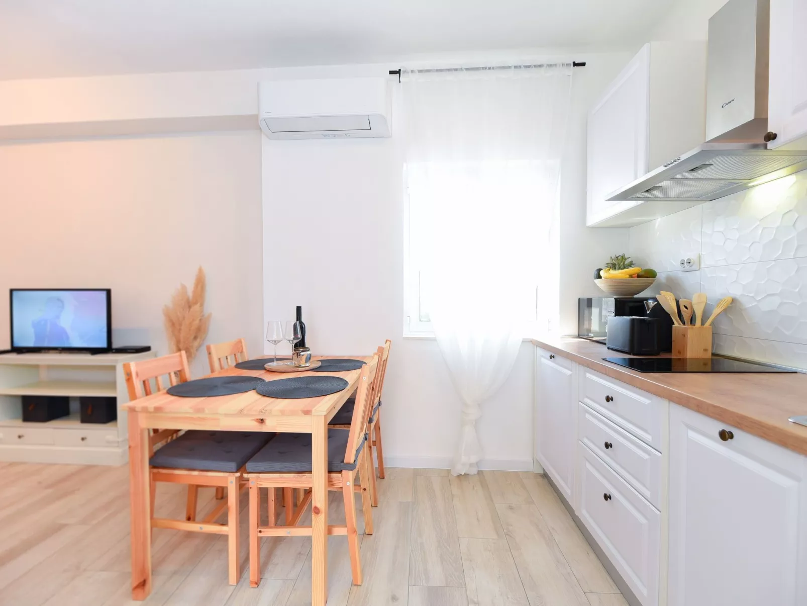 Wohnung mit Garage-Drinnen