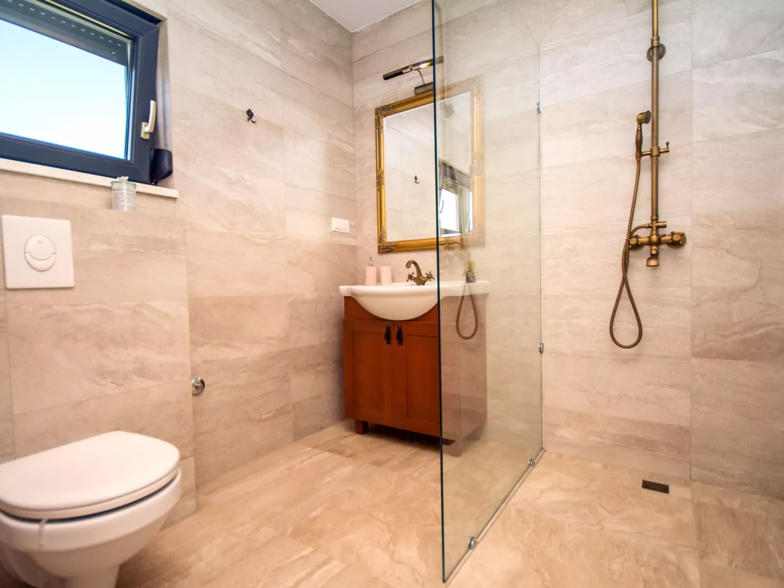 Villa Allegra-Drinnen