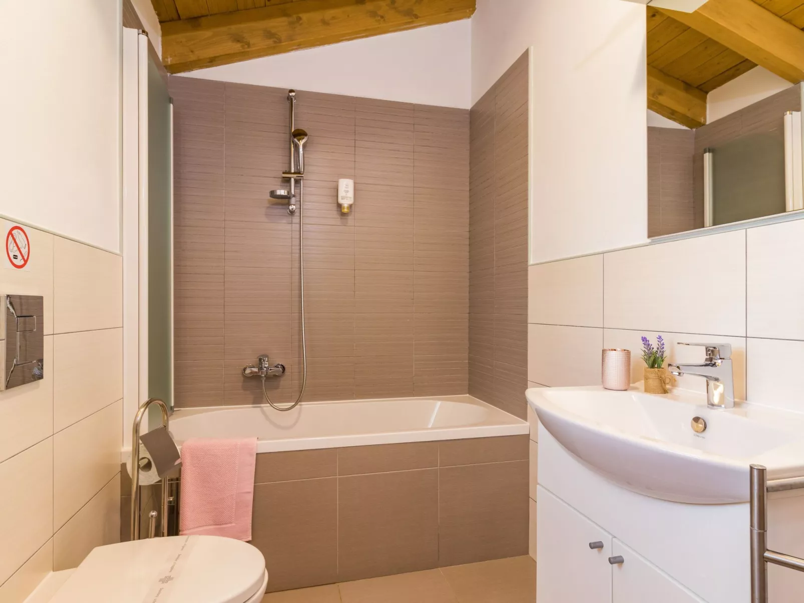 Beeindruckende Luxusvilla mit beheiztem Privatpool-Drinnen