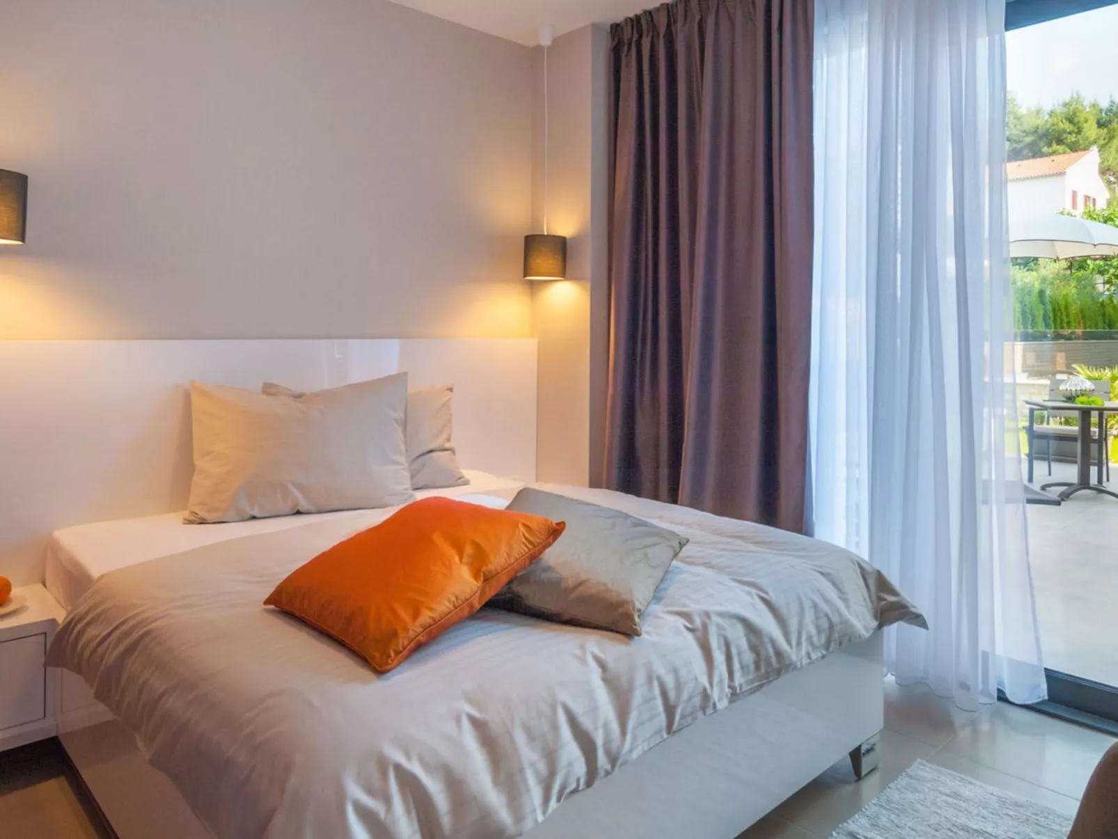 Luxuriöse Villa Rose am Strand mit Pool-Drinnen