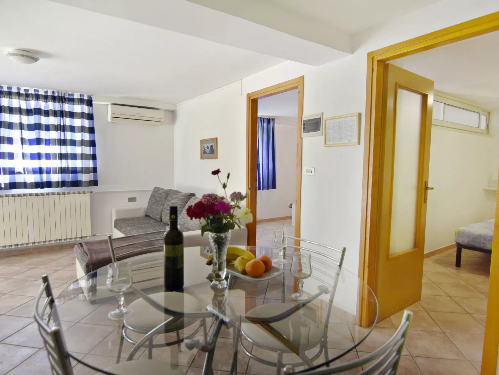 Apartment Nika 4 in der Residenz mit Pool und Whirlpool in Strandnähe - Drinnen