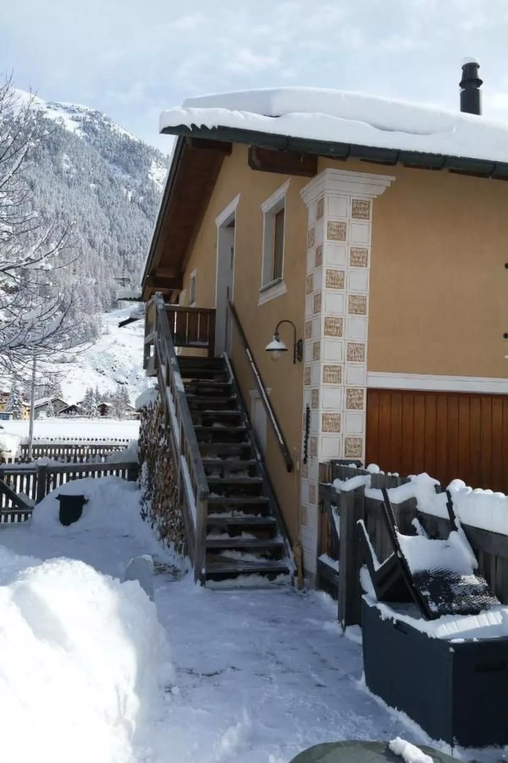 Chasa Suldanella-Outside