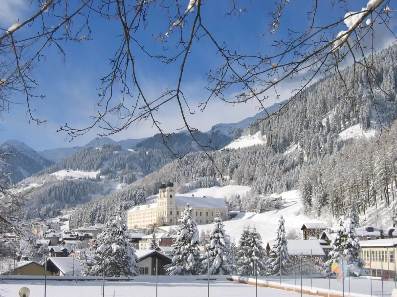 Gemütliche Ferienwohnung im Disentiserhof-Outside