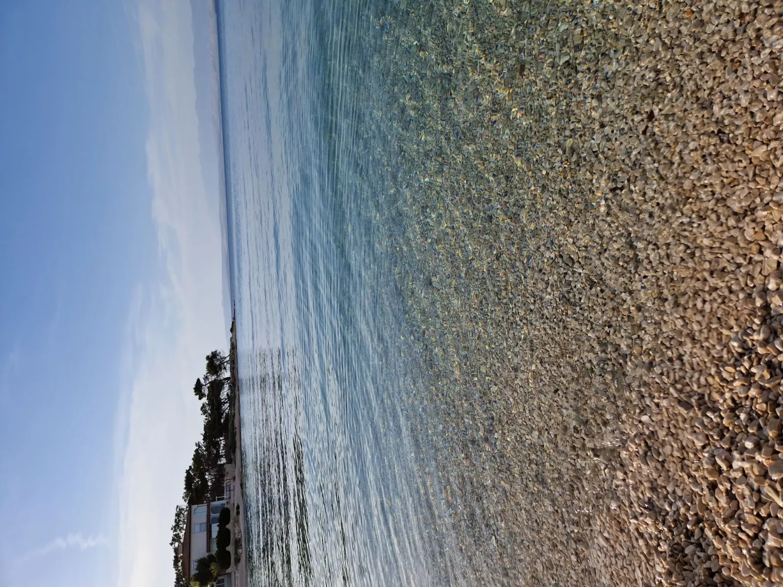 Ema erste Etage mit offener Terrasse-Drinnen