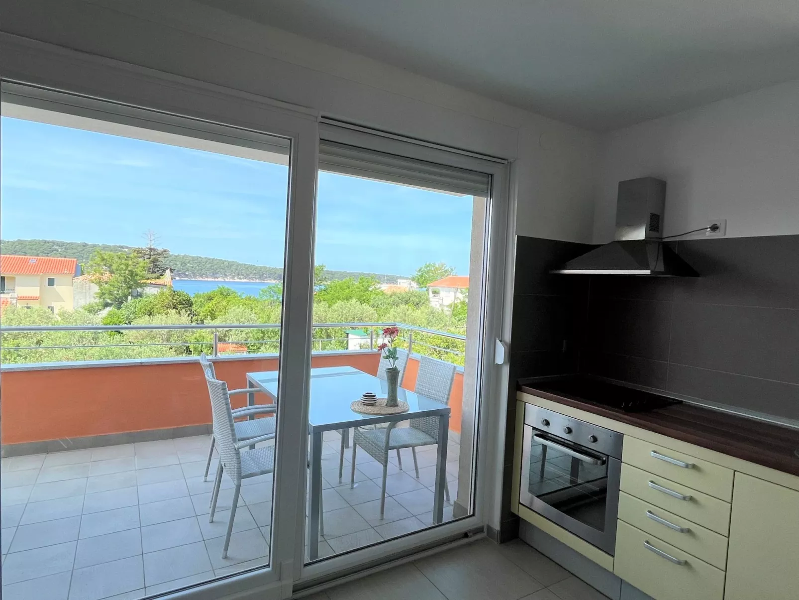 Villa Summer Escape in Barbat mit Garten und Aussicht-Inside