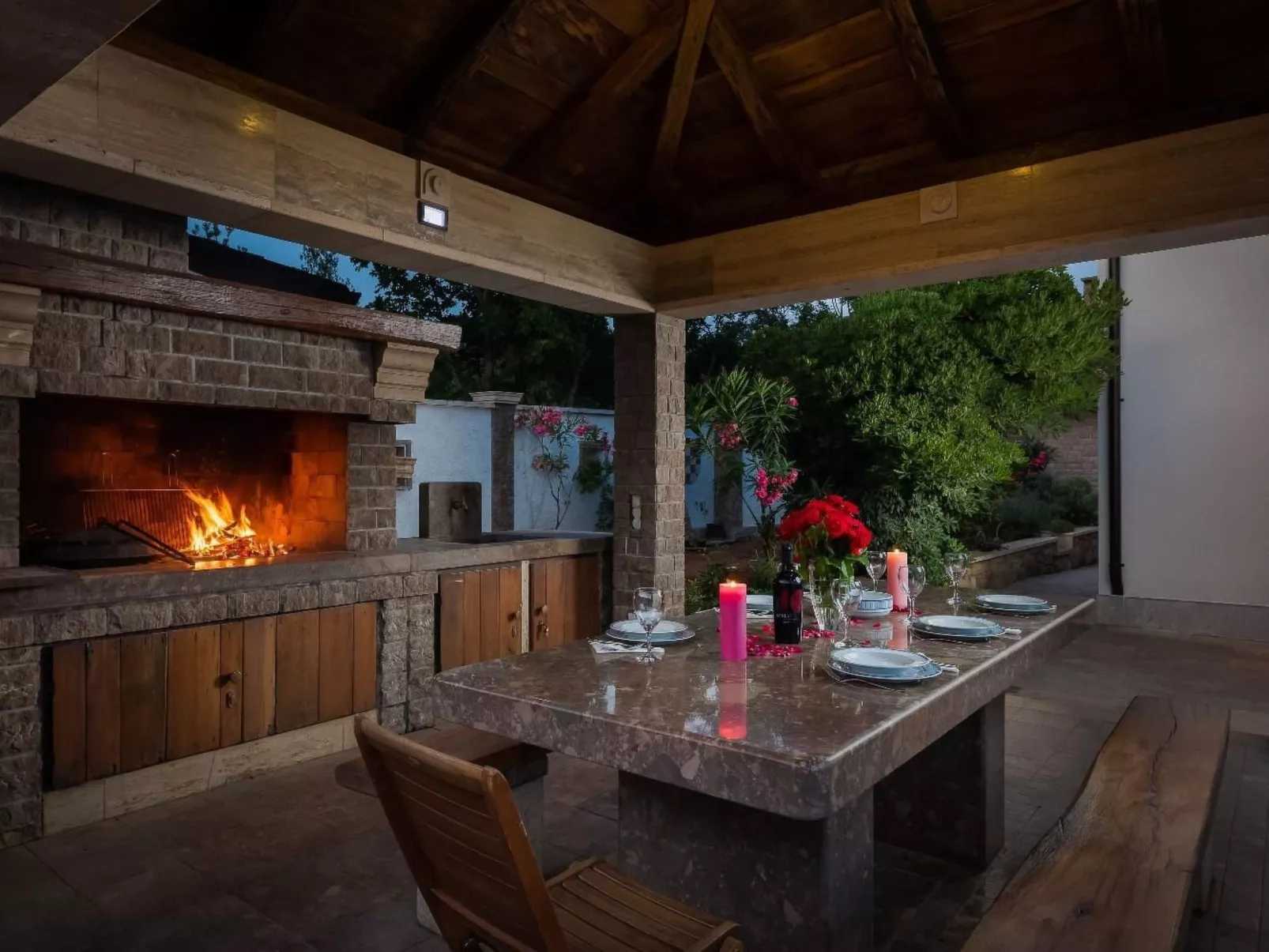 Rustikale Ferienvilla Pomalo-Dehors